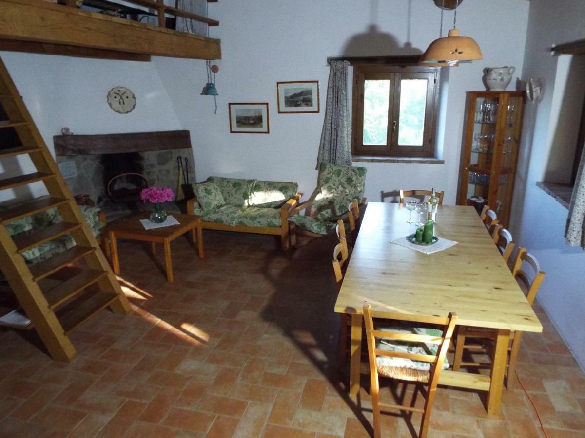 Agriturismo Frallarenza フィクッレ エクステリア 写真