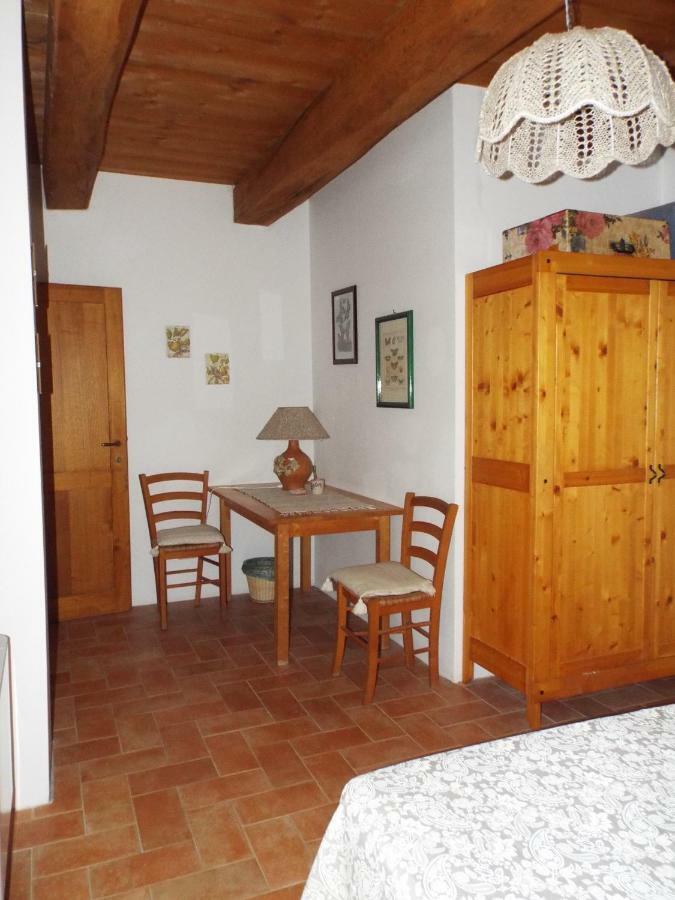 Agriturismo Frallarenza フィクッレ エクステリア 写真