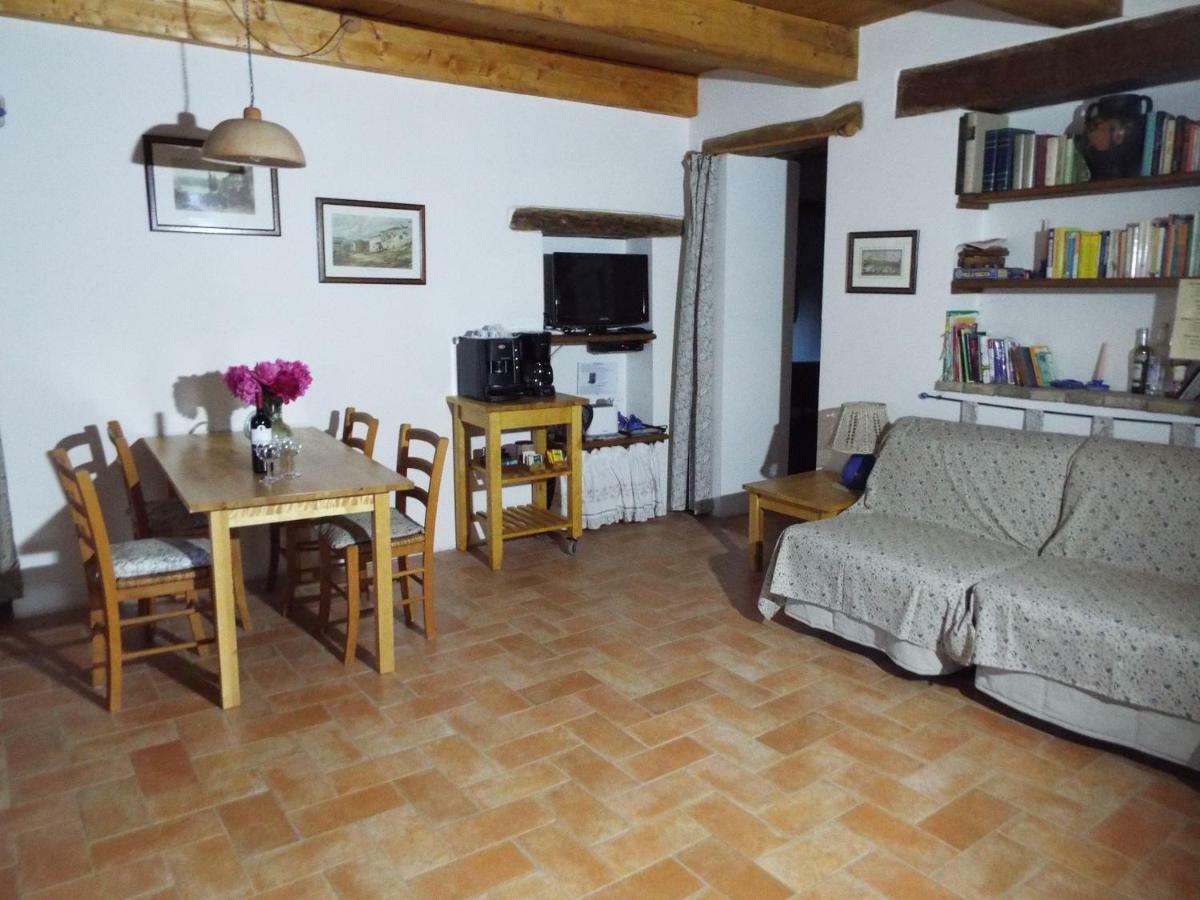 Agriturismo Frallarenza フィクッレ エクステリア 写真